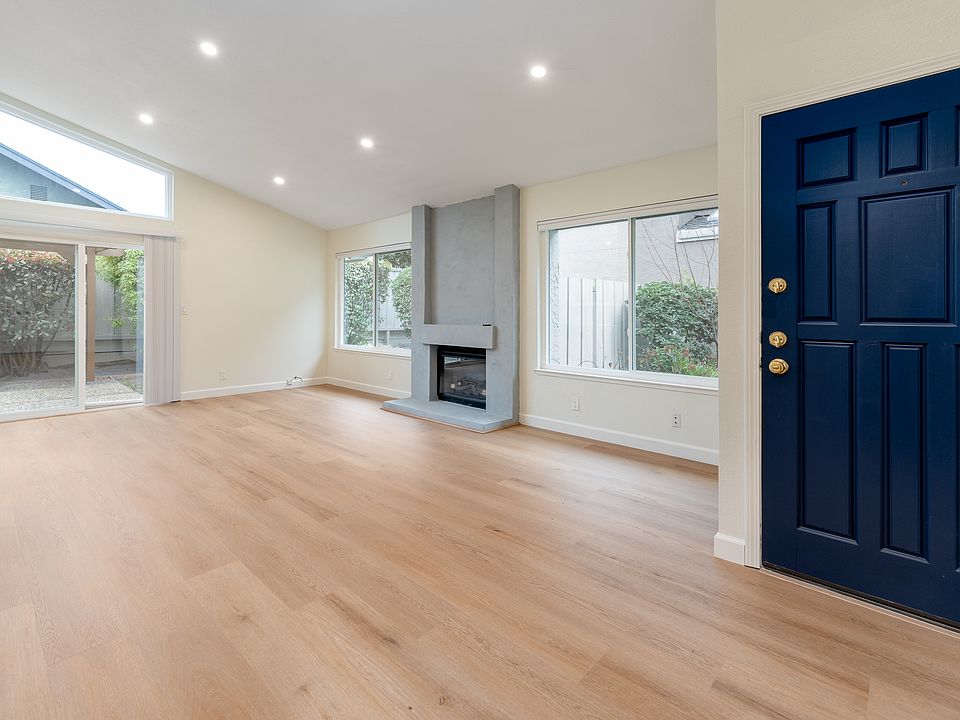1st image of 2388 Lascar Ct