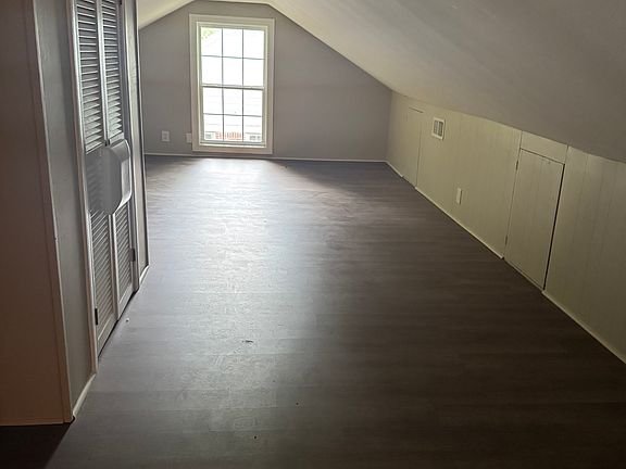 4th image of 816 Margin St W