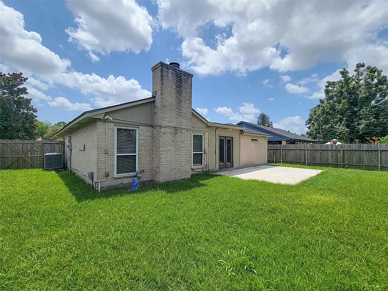 8103 Wind Forest Dr — Photo 40