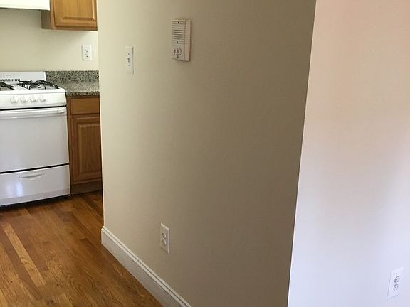 3rd image of 2374 29th St APT 1