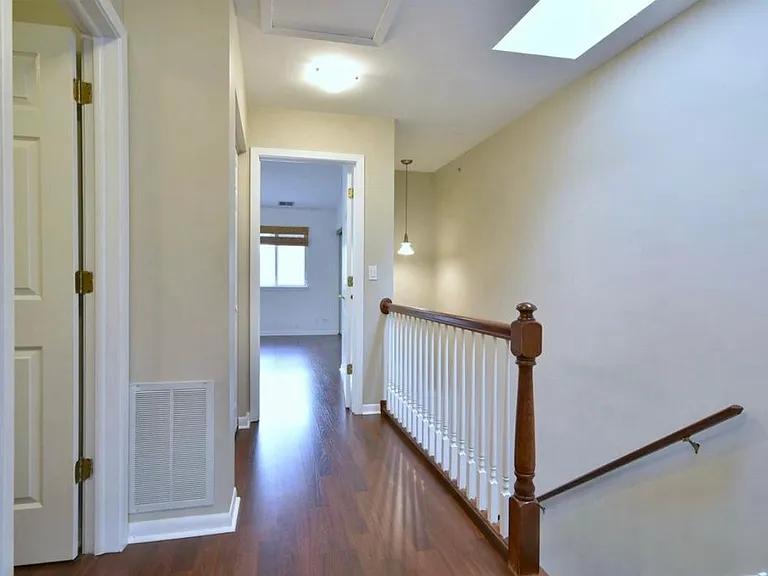 1134 E Addison Ave — Photo 11