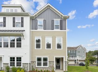 105 Bracewell Ln #1, Yorktown, VA 23692
