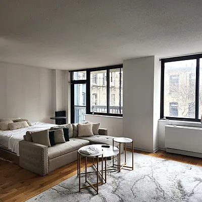 Rented by R New York | media 2