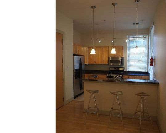 4th image of 313-25 Race St #C
