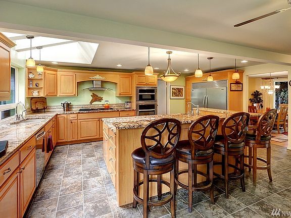 Top Of Line Stainless Steel Appliances Are All Included