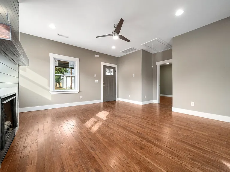 51 Green St — Photo 15