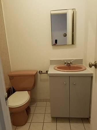 2nd image of 41 Uxbridge St #2BD
