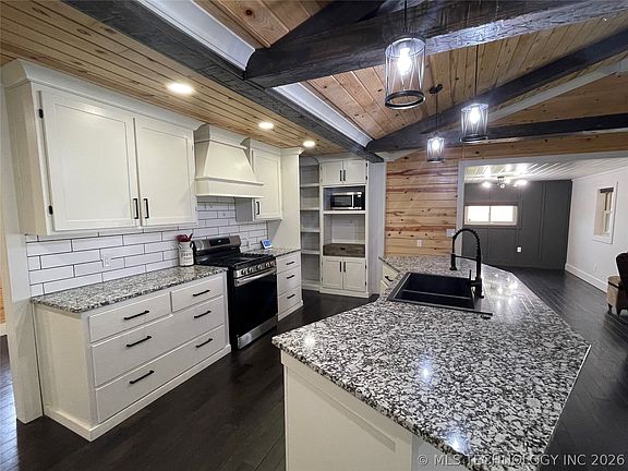 3rd image of 501 N Dorothy Ave