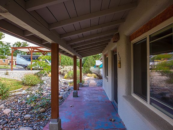 3rd image of 114 Mantey Heights Dr