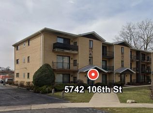 5742 106th St APT 2A, Chicago Ridge, IL 60415