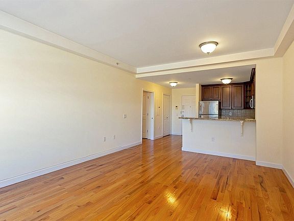 5th image of 150 31st Ave #210