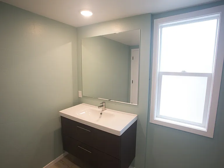 2811 Center St #B — Photo 9