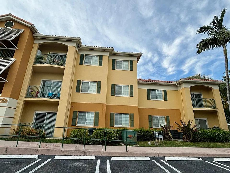 7270 NW 114th Ave #204
