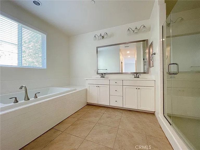 417 W Bagnall St — Photo 22