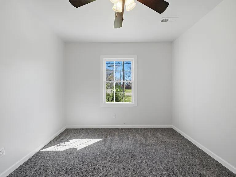 1403 Herrington Rd — Photo 7