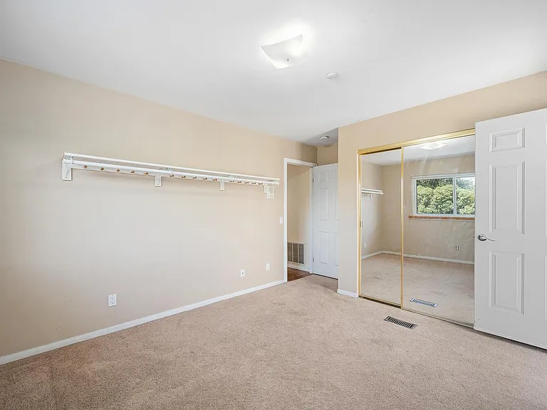 1237 Sandra Cir — Photo 3