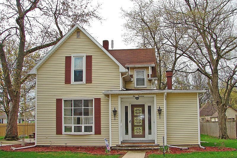 1st image of 214 E North St