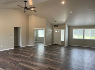 9010 Davis Rd SW, Rochester, WA 98579