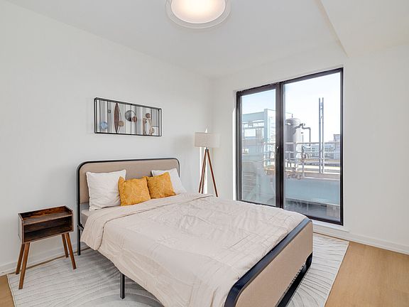 5th image of 1833 N Hope St #208