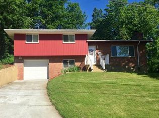 1202 Crown Dr, South Charleston, WV 25309