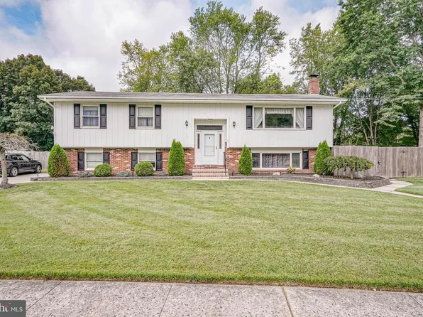 27 K Dr, Pennsville, NJ 08070