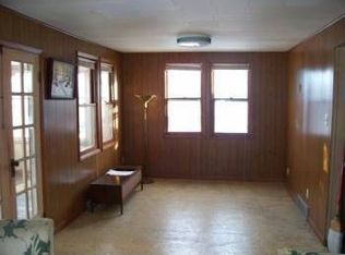 N8574 Booth Lake Hghts Rd, East Troy, WI 53120