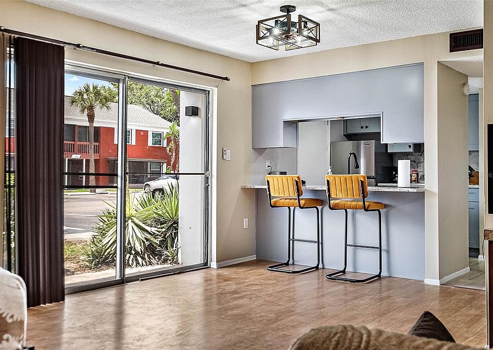 Williamsburg Condominiums 1055 82nd Ter N Saint Petersburg, FL