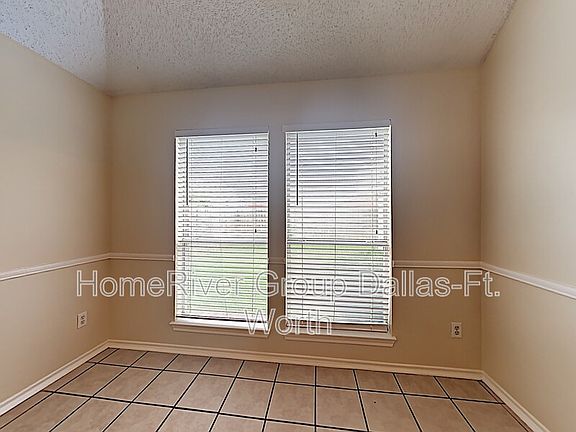 5th image of 2507 Thistle Ln