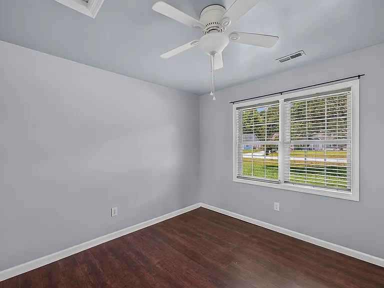 242 Zachary Ln — Photo 18