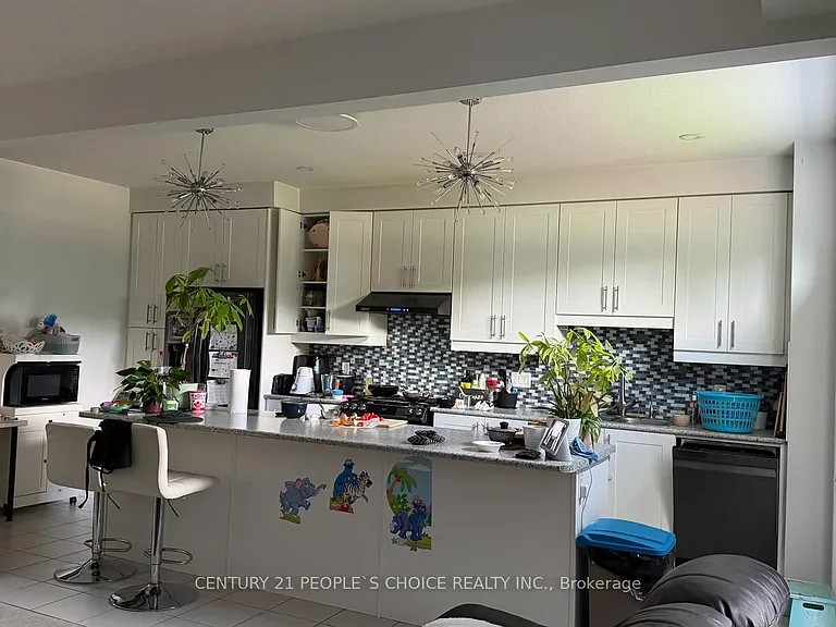 6 Gleason Cres — Photo 4