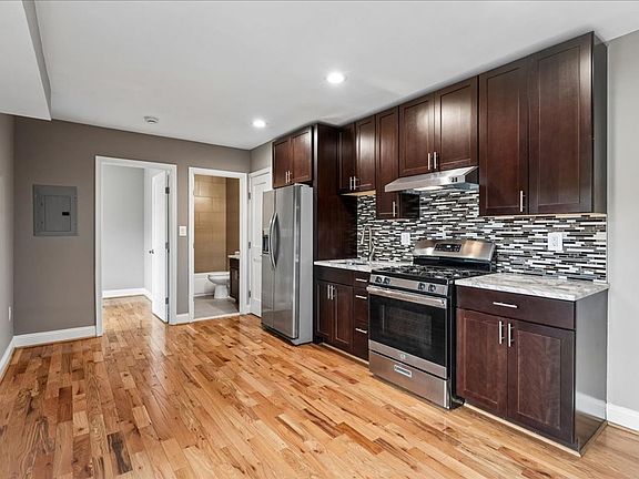 2nd image of 1616 27th St SE #8