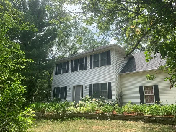 715 Oriole Ln, Hudson, WI 54016