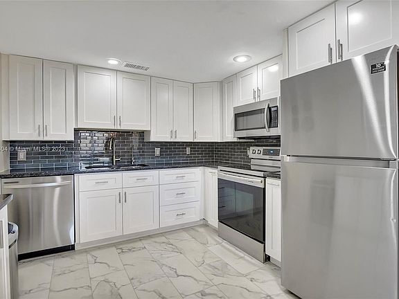3rd image of 3037 Newcastle Dr #3037-B