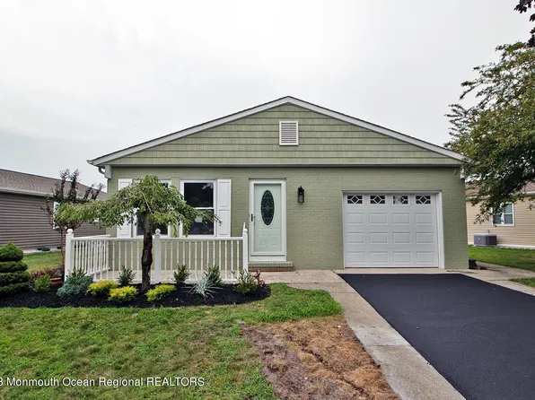 48 Redhook Bay Drive, Toms River, NJ 08757