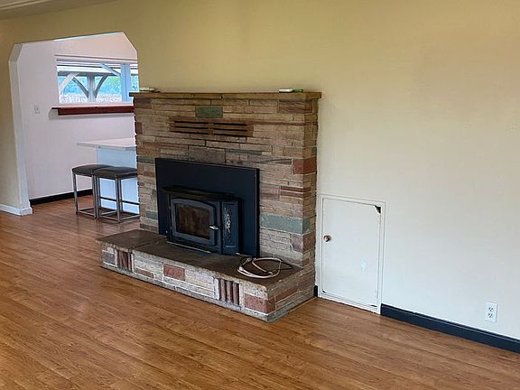 4th image of 31451 N Redwood Hwy