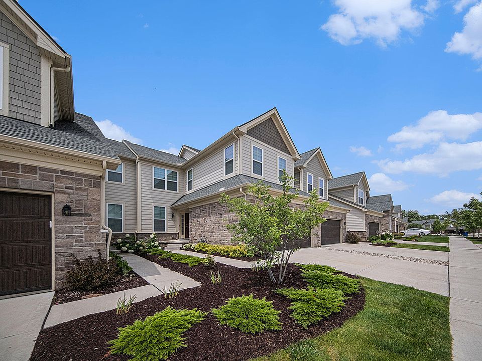 1st image of 3072 N Spurway Dr