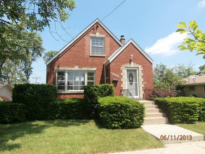 1st image of 1040 E 166th St