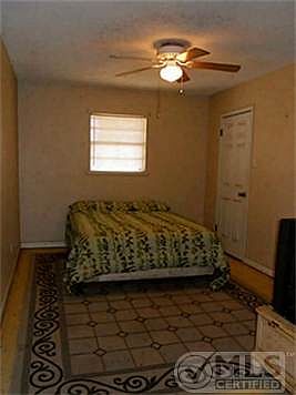 3rd image of 200 Clark Ln