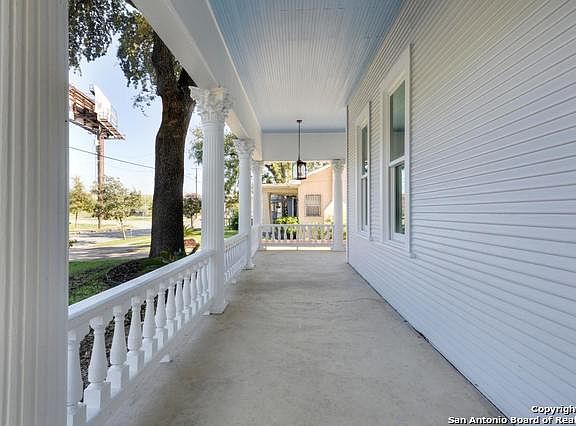 3rd image of 306 Carolina St