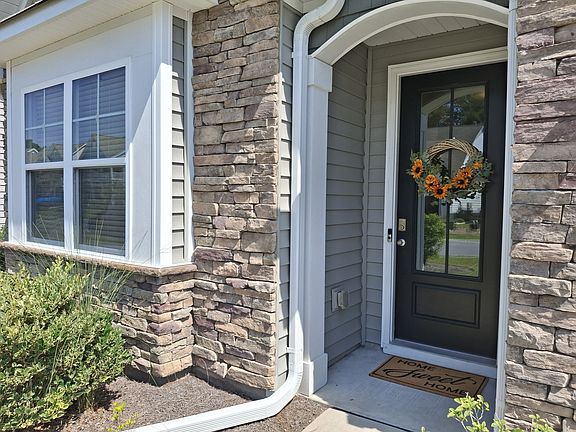 3rd image of 231 Walnut Grove Ct