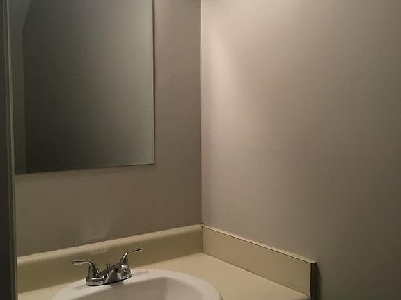 5th image of 154 Chalet North Ct