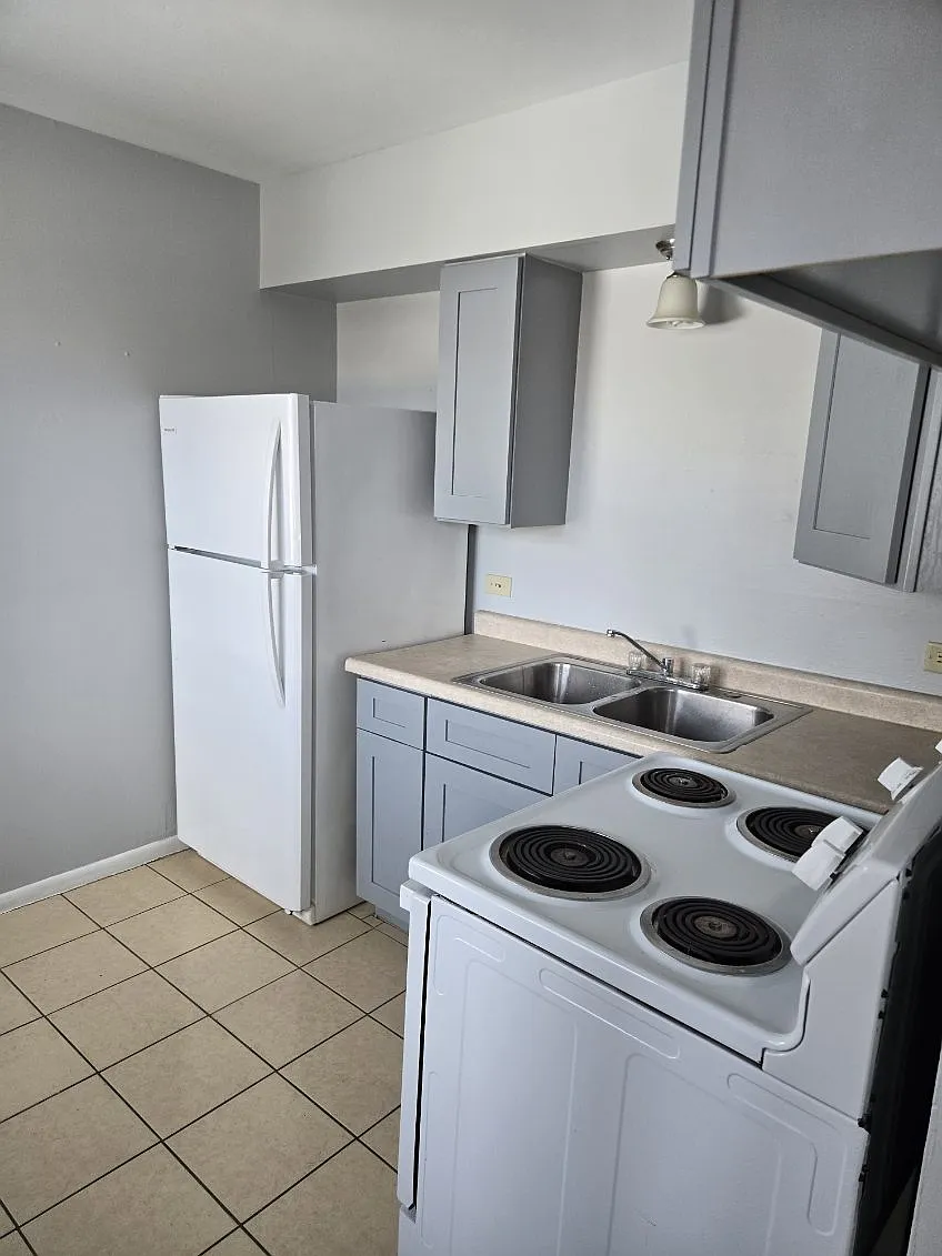 2 bed, 800 sqft, $1,300 — Photo 1