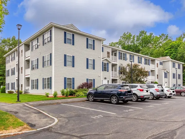 4 Crestview Circle #106, Londonderry, NH 03053