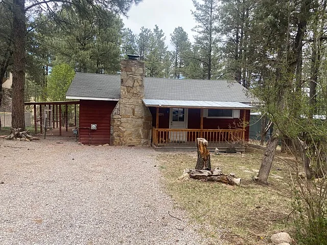114 Cedar Pl — Photo 1