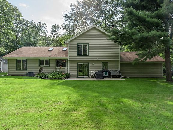 2nd image of 5116 Huntington Dr