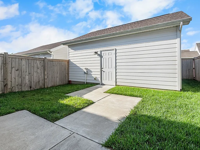 235 Southmen Ln — Photo 25