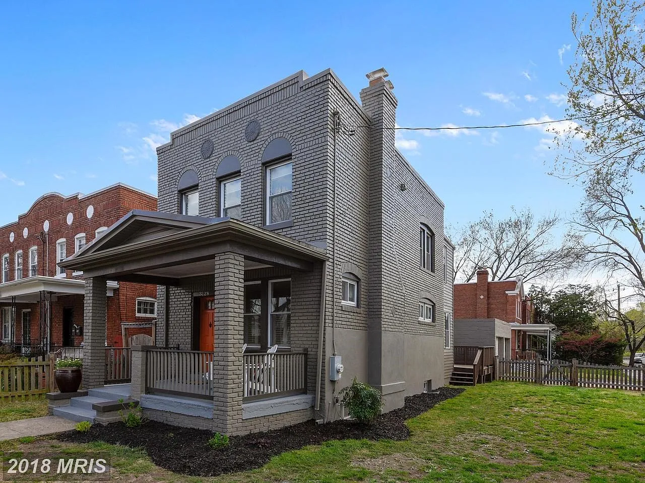3128 10th St NE photo 1