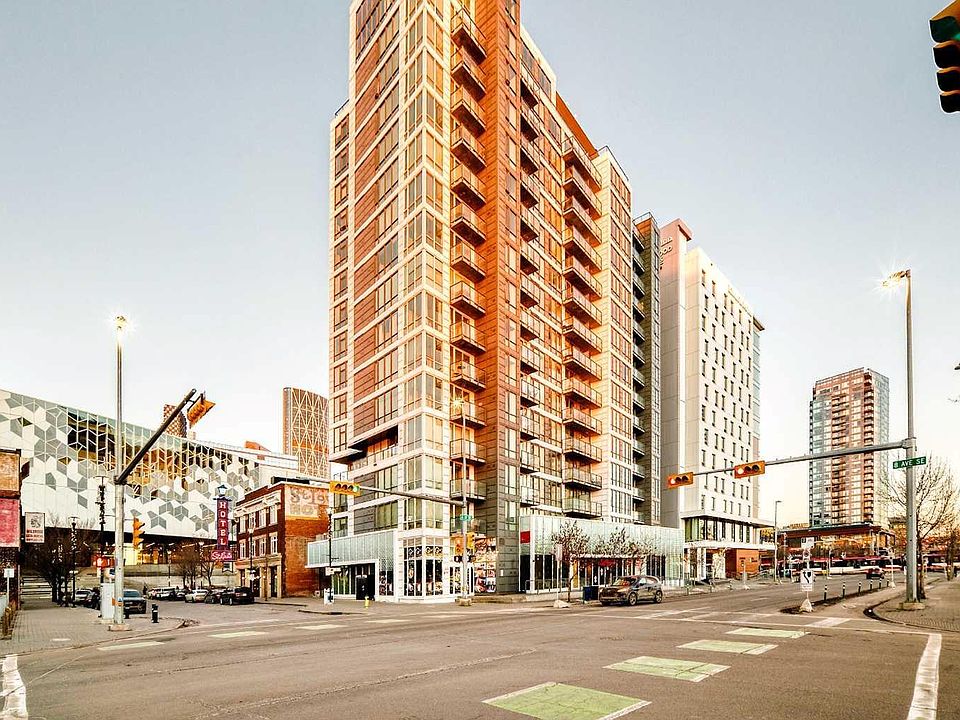 1st image of 450 8th Ave SE #310