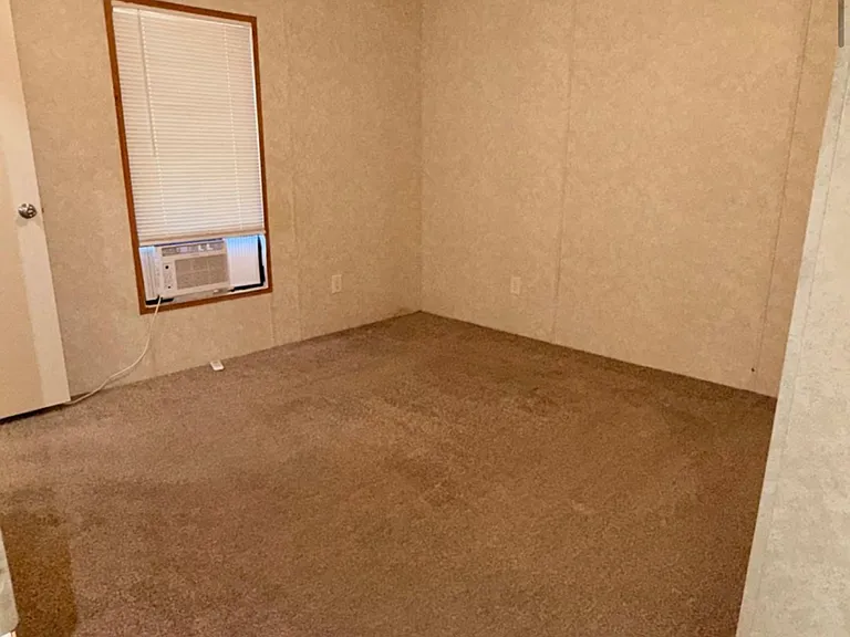 11027 Creekwood Dr — Photo 2