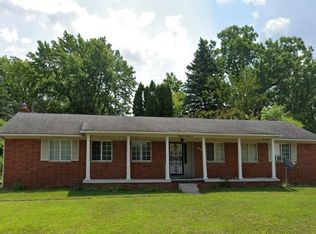 3522 Ridgecliffe Dr, Flint, MI 48532